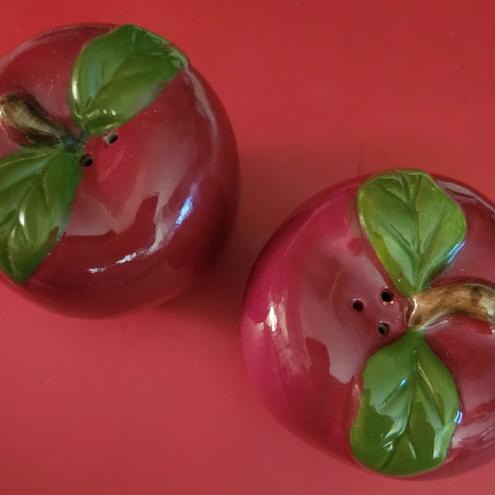 Vintage Red apple salt and pepper shakers